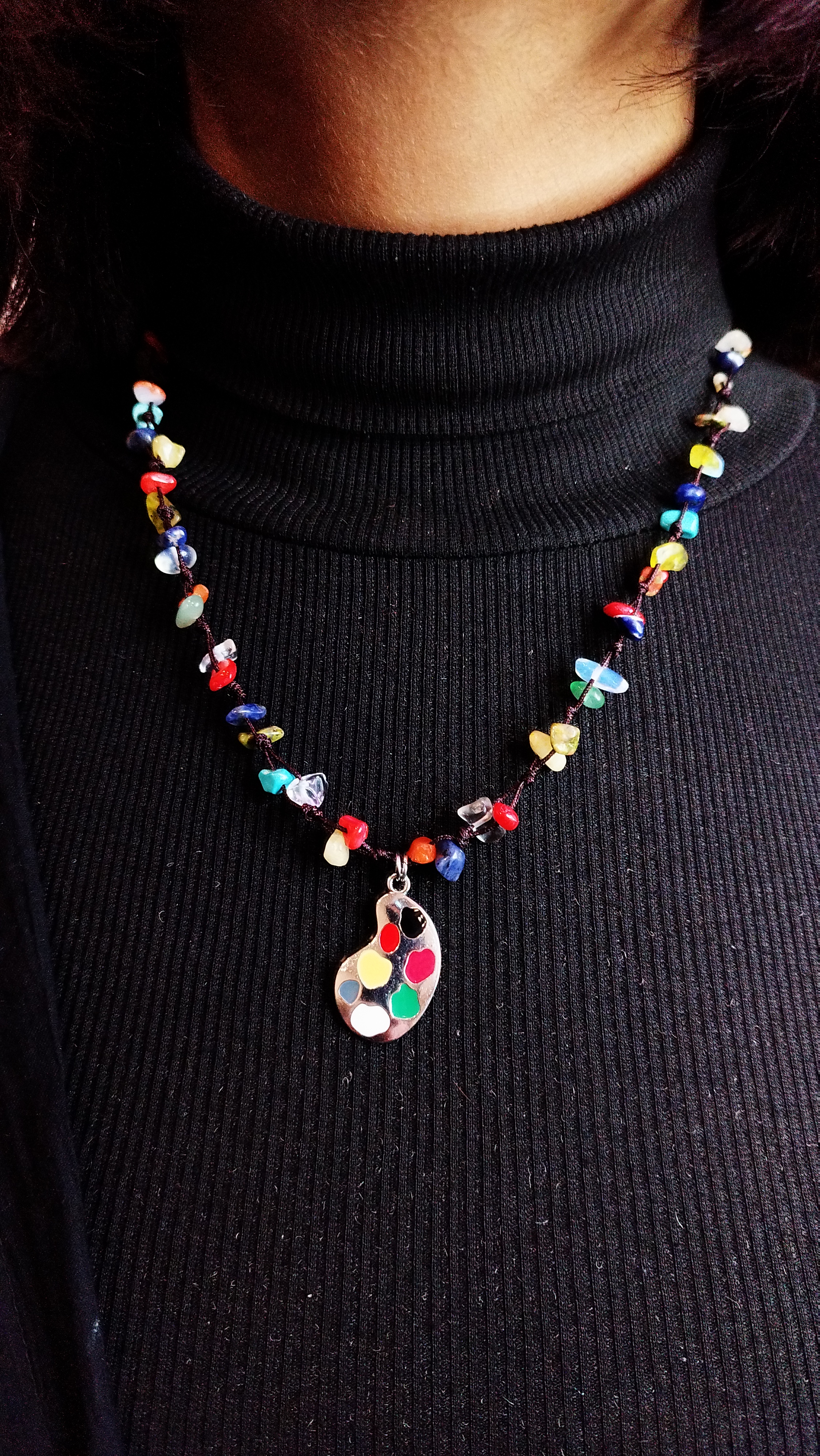 گردنبند دست‌ساز سنگی «پالت‌انرژی»